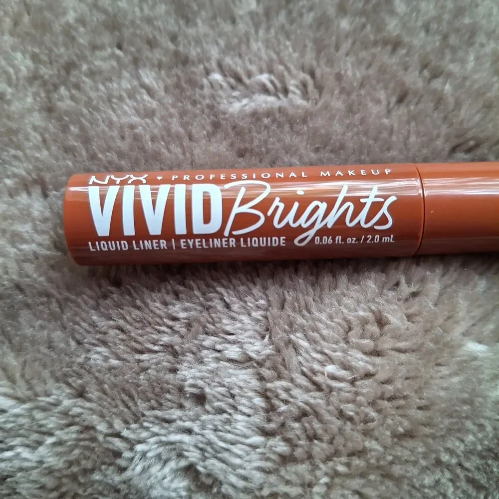 NYX Vivid Brights Eyeliner On Red - Liquid Liner 0.06 fl oz Bold New Unsealed